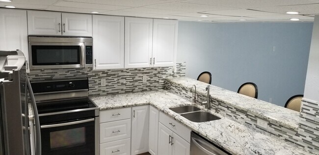 Kitchen/Breakfast Bar - 1449 NW 122nd Ter