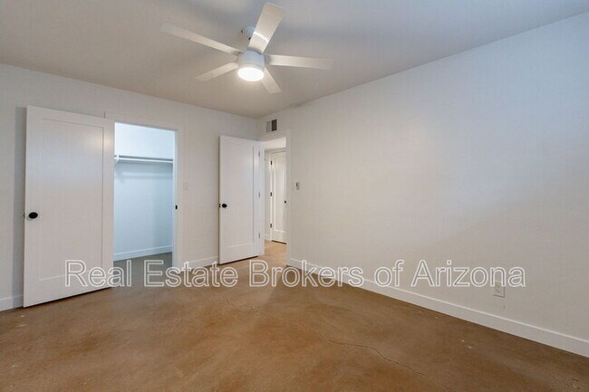 Building Photo - 6845 N 15th St