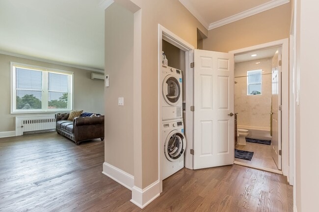 Interior Photo - Chatham Arms