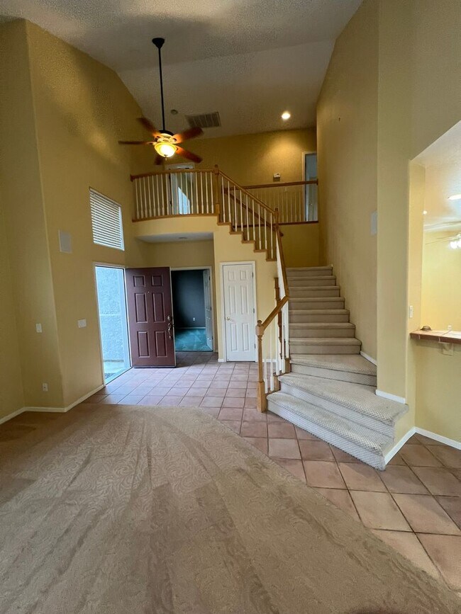 Foto del edificio - 3 Bed plus Office in the Meadows - Gated -...