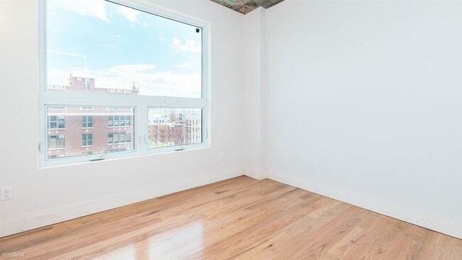 Building Photo - 1 br, 1 bath Apartment - 236 Stagg St Unit 7A