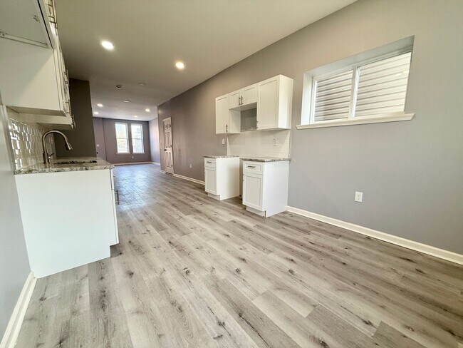 Foto del edificio - Anika Homes 3 Bedroom