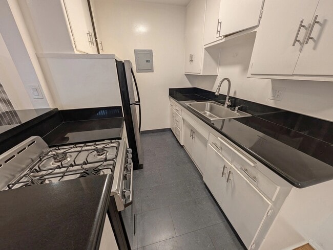 Foto del edificio - 1328 Gordon St