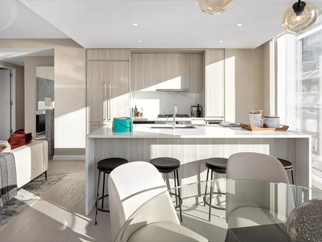 Foto del edificio - 400 W 61st St