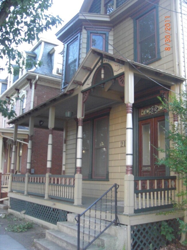 Building Photo - 212 S Hanover St
