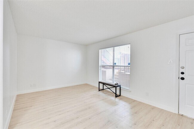 Foto del edificio - 2314 Parker Ln