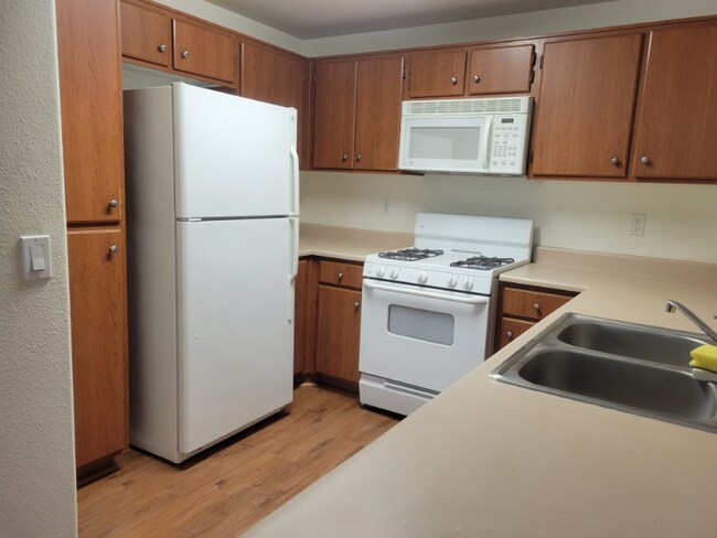 Foto del edificio - 44734 Adam Ln