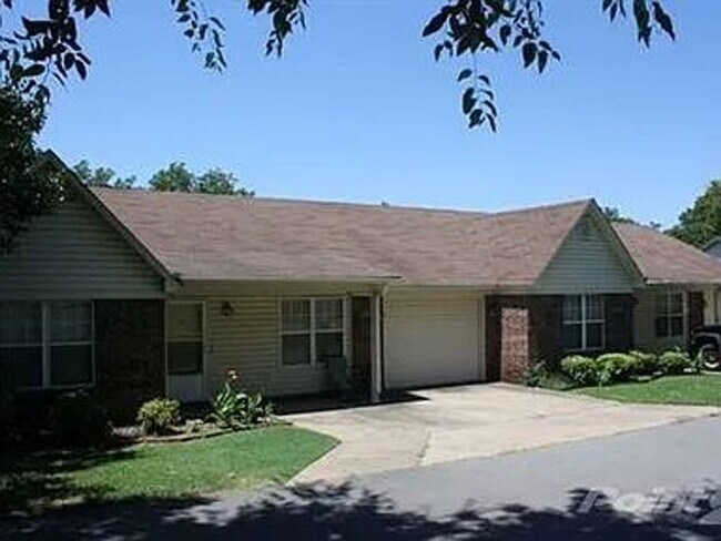 Foto del edificio - Charming 2 Bed / 2 Bath Home in the Heart of Downtown Searcy