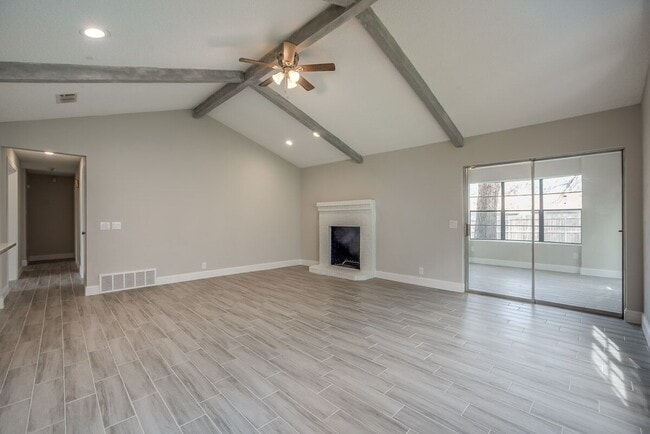Family Room - 2311 Blackhaw Ct House