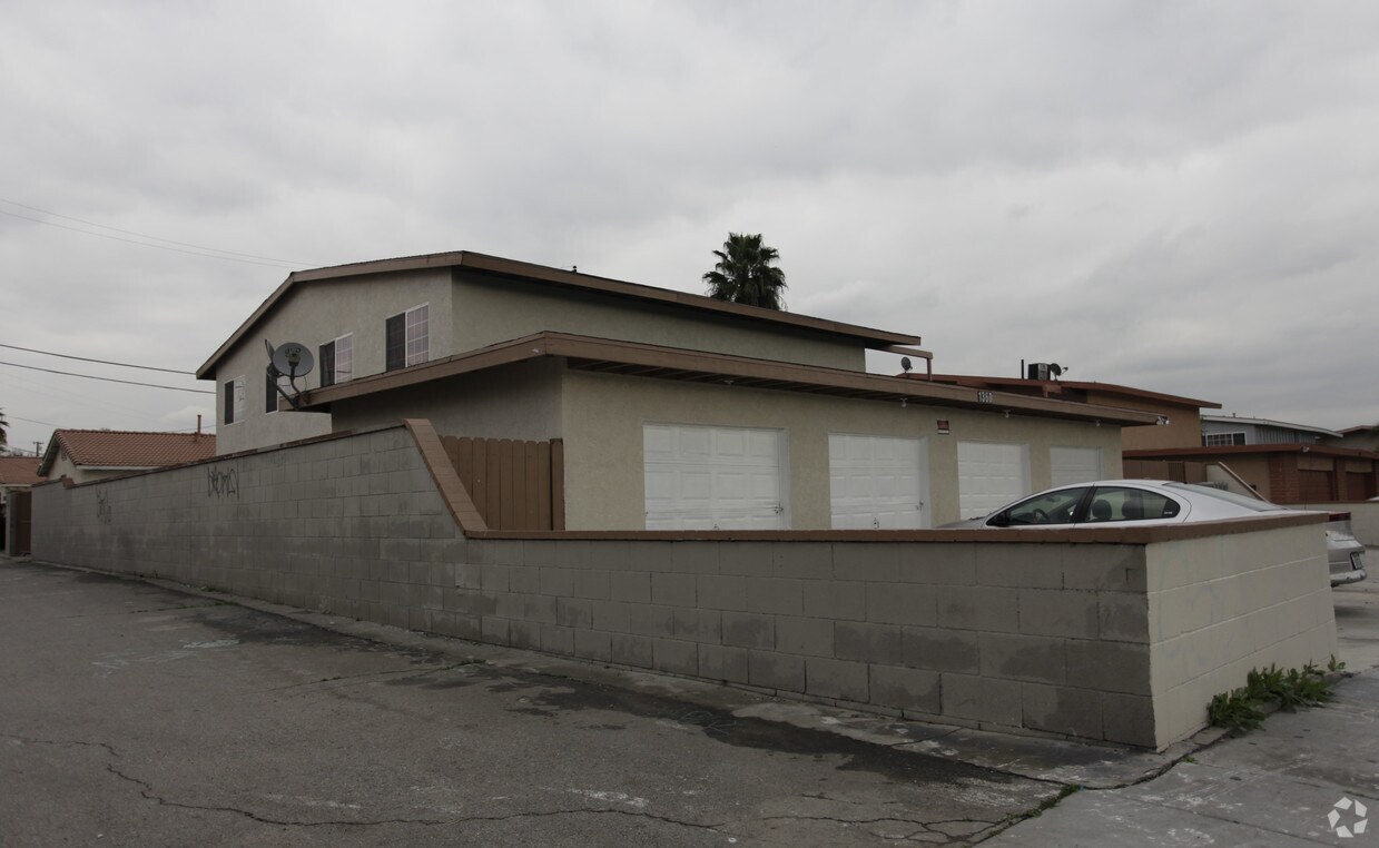 Primary Photo - 1360 Virginia Ave