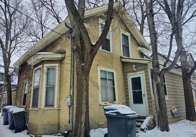 Building Photo - Great House Available in DINKYTOWN