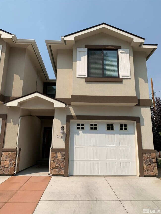 Foto del edificio - 688 Anderson St