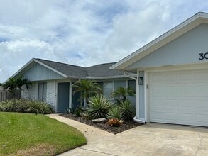 Building Photo - 30 Sea Harbor Dr W