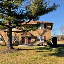 Building Photo - 48 Eaves Mill Rd