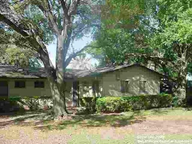 Building Photo - 3 br, 2 bath House - 411 Inspiration