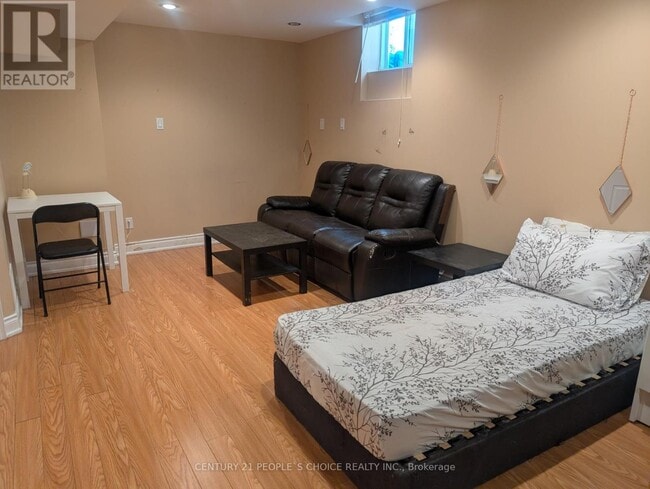 Building Photo - 485 Greenpark Crescent
