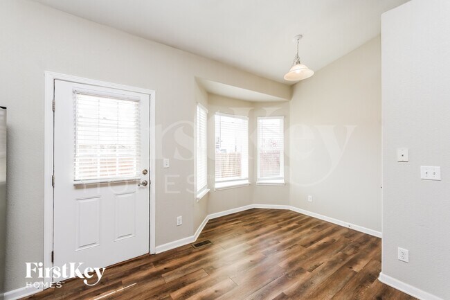 Foto del edificio - 8353 Freestar Way