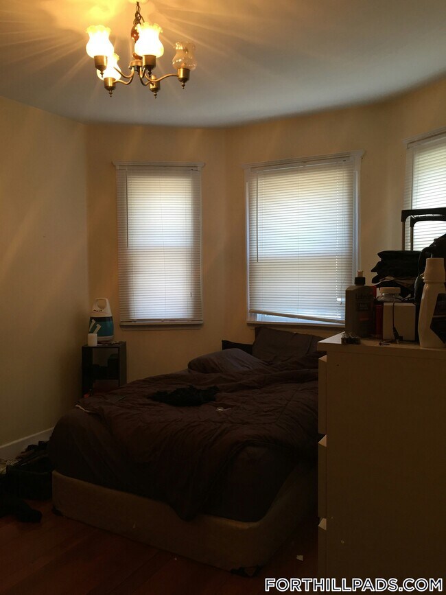 Building Photo - 49 Beech Glen St