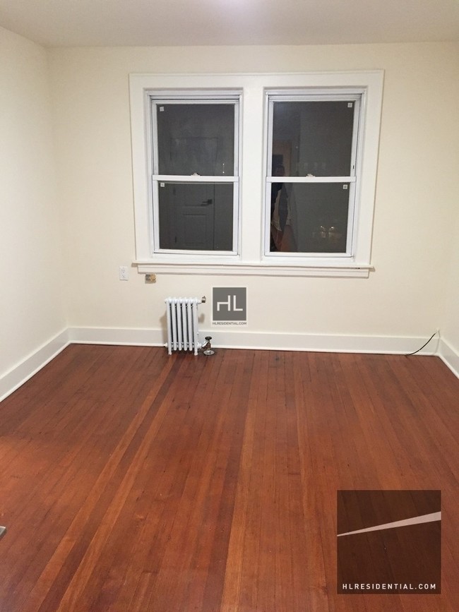 Building Photo - 1 Bedroom Astoria Ditmars