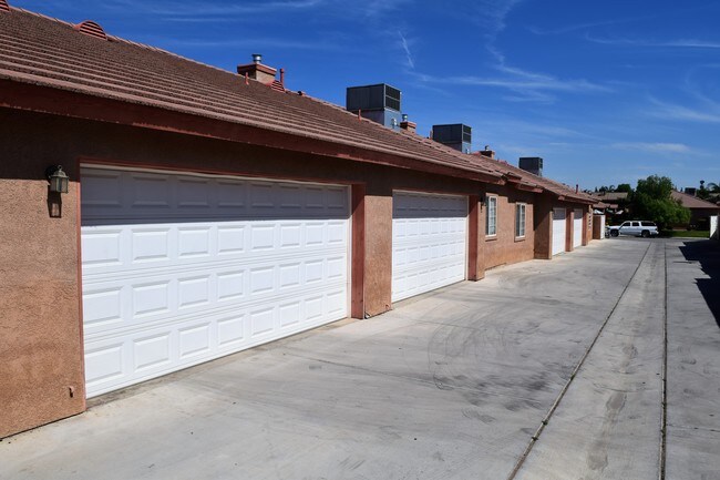 Foto del edificio - 603 Yellow Meadow Ct