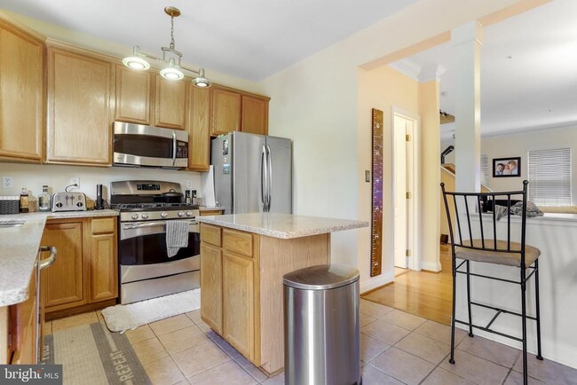 Building Photo - 3819 Watkins Mill Dr