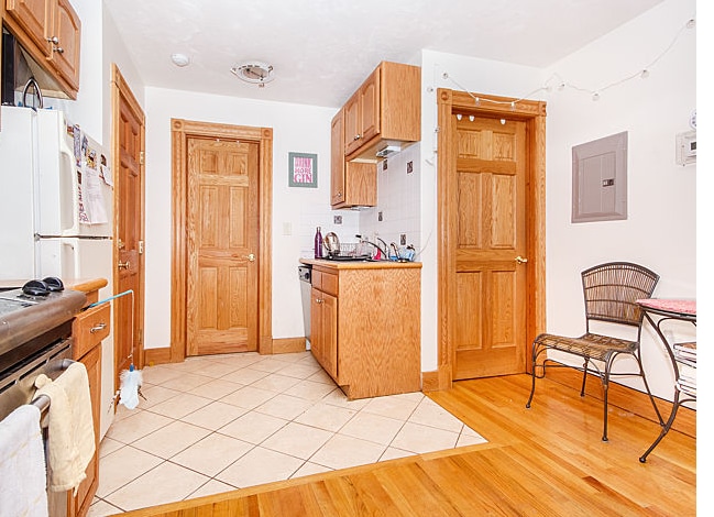 Building Photo - 51 Anderson St