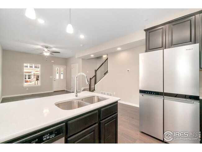 Building Photo - 2420 Ridge Top Dr