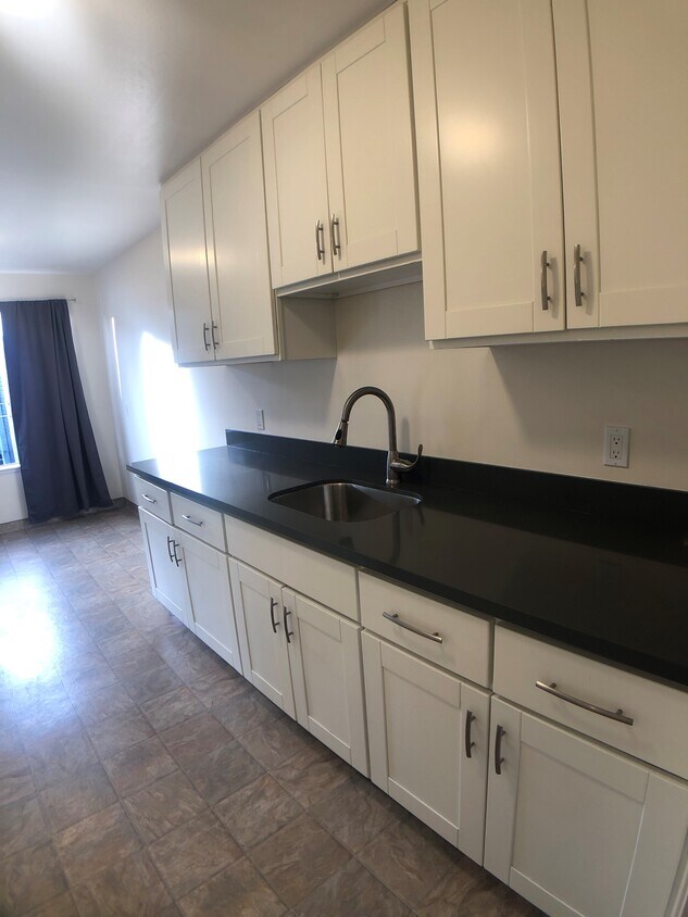 Foto principal - 36 Oakwood St