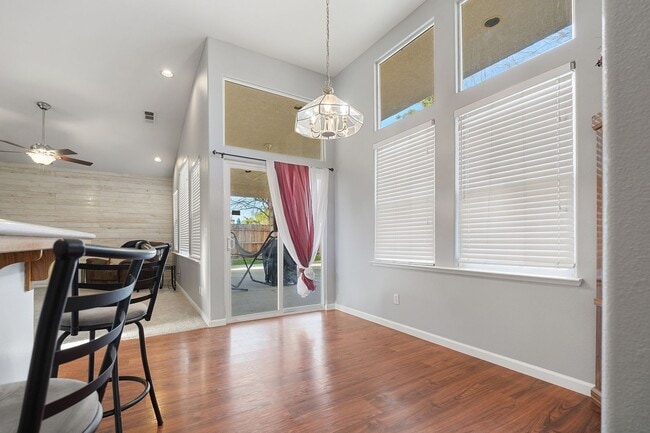 Building Photo - 1550 N Rio Vista Ct