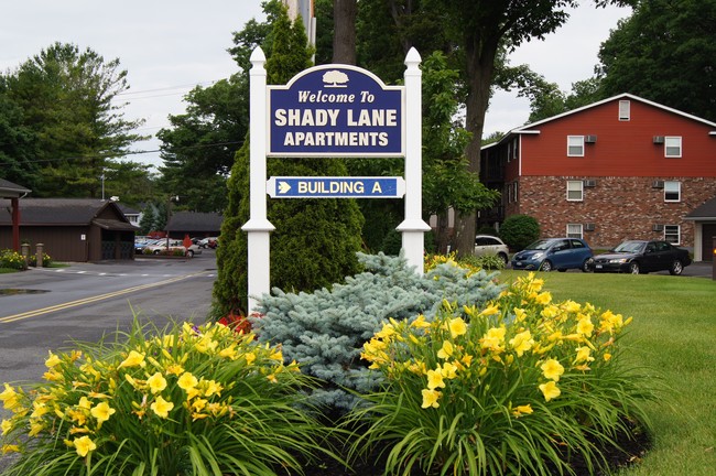 Foto del edificio - Shady Lane Apartments