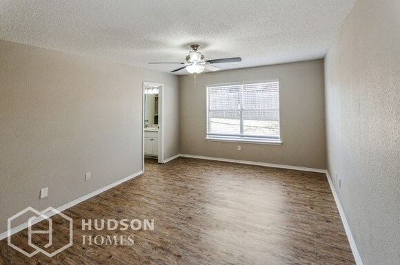 Foto del edificio - NOW AVAILABLE! 5912 Fawn Meadow Trail, Arl...