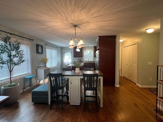 Foto del edificio - Charming 3-Bedroom Home with Modern Comfor...