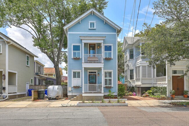 Photo - RARE Gem -- Downtown CHS Home!