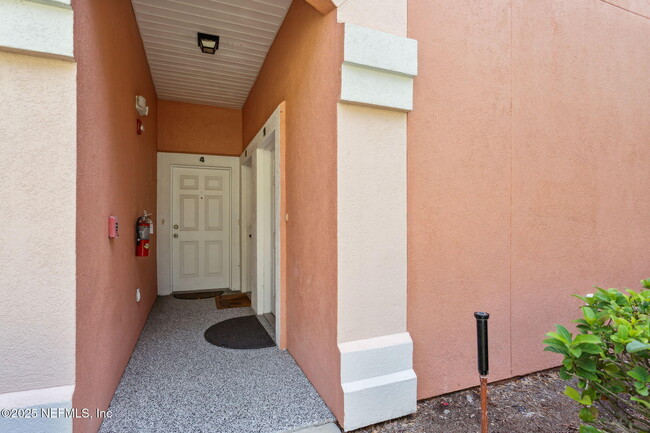 Foto del edificio - 13785 Herons Landing Way