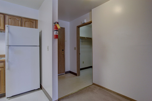 Building Photo - 9701 Vanguard Dr