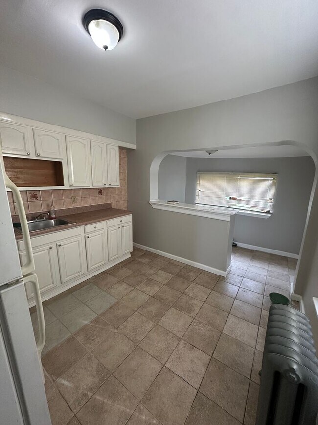 Foto del edificio - 3 Bed, 1 Bath townhome