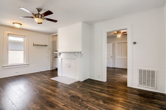 Building Photo - Cozy & Charming 2br 1920s Bungalow for Ren...