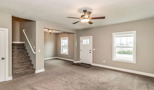Foto del edificio - 3 Bedroom Townhome Available August 1, 2026!