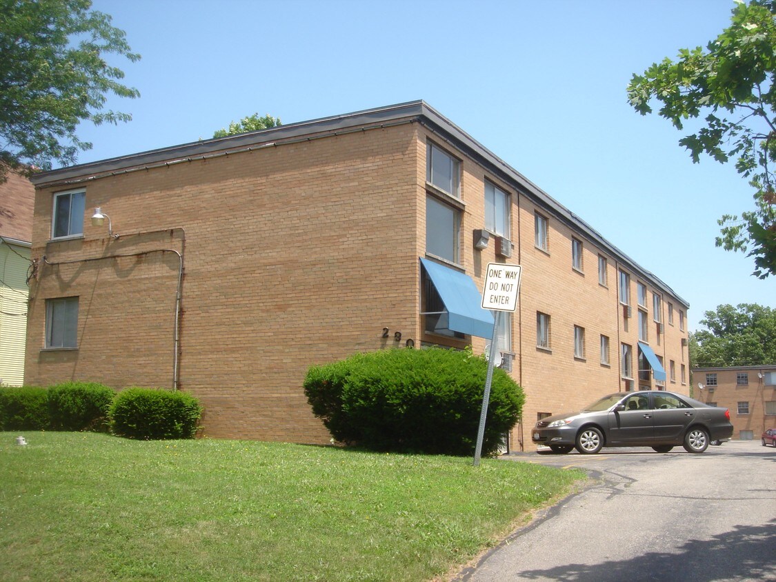 Primary Photo - 230 Harriet St