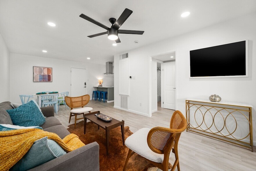 Foto principal - 3131 Cummins St