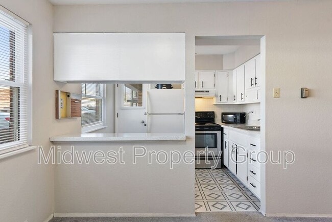 Building Photo - 8776 Sieloff Dr