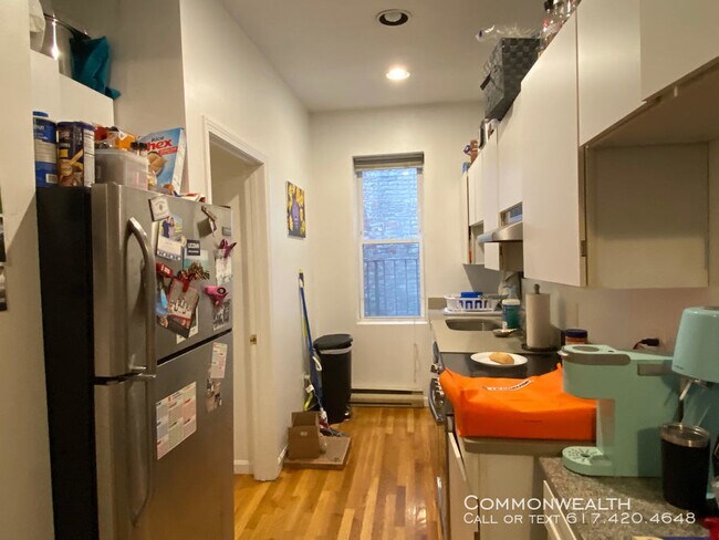 Foto del edificio - North End No fee 3 bedroom Avail 9/1