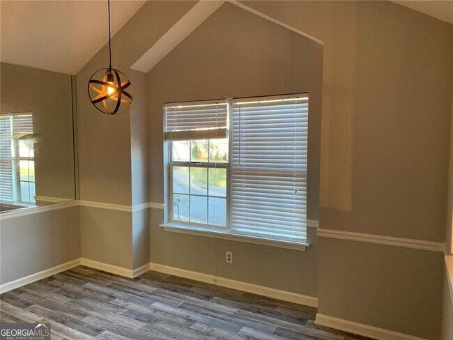 Foto del edificio - 4055 Mistymorn Ln