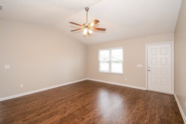 Foto del edificio - 1775 Irish Spring Ct
