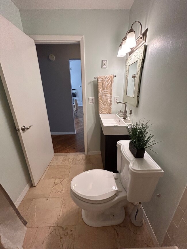 Guest Bath - 3647 Lake St George Dr