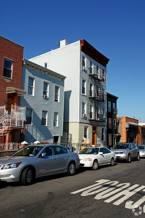 Building Photo - 150 21st St