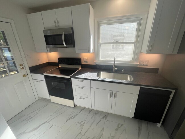Foto del edificio - 239 N Mapleleaf Ave