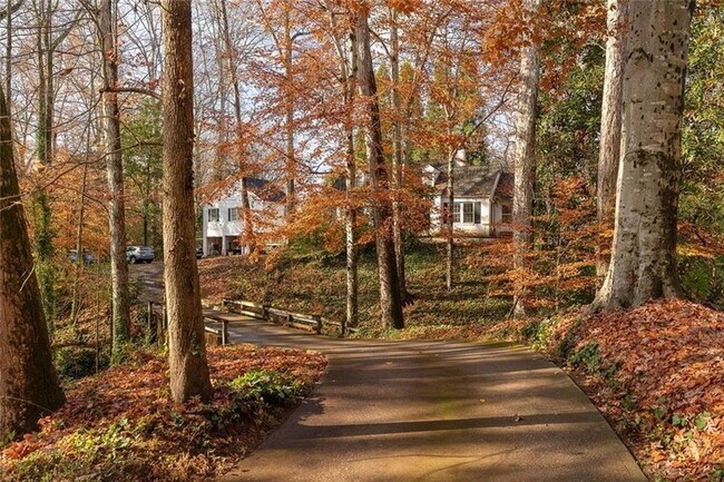 Foto del edificio - 444 Burlington Rd NE