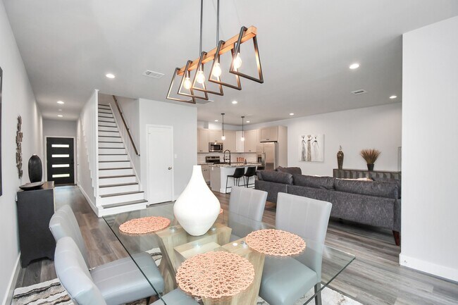 Foto del edificio - 3814 Lakewood Dr