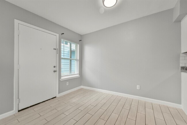 Building Photo - 2914 Avenue K Ave